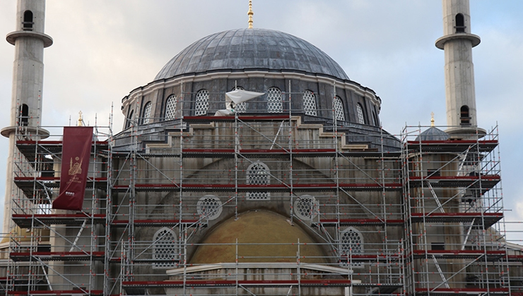 Fransa’da Eyüp Sultan Camisi’ne gelen tehdit telefonlarıyla ilgili soruşturma açıldı