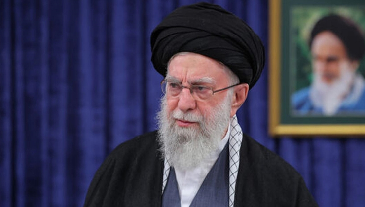 Hamaney’den “Bir uçak gemisinden daha tehlikeli olan, onu denizin dibine gönderebilecek silahtır” açıklaması