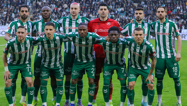 İlhan Palut’tan kadro açıklaması: Bazı bölgelerde fazla oyuncu var!