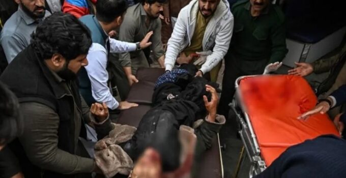 İslamabad’da camide patlama. En az 31 kişi öldü, 169 kişi yaralandı