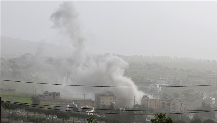 İsrail basını: Ordu, Lübnan-Suriye sınırındaki bölgelere kimyasal madde püskürtüyor