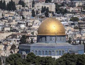 İsrail, İran’a saldırılarıyla eş zamanlı Mescid-i Aksa’yı kapattı