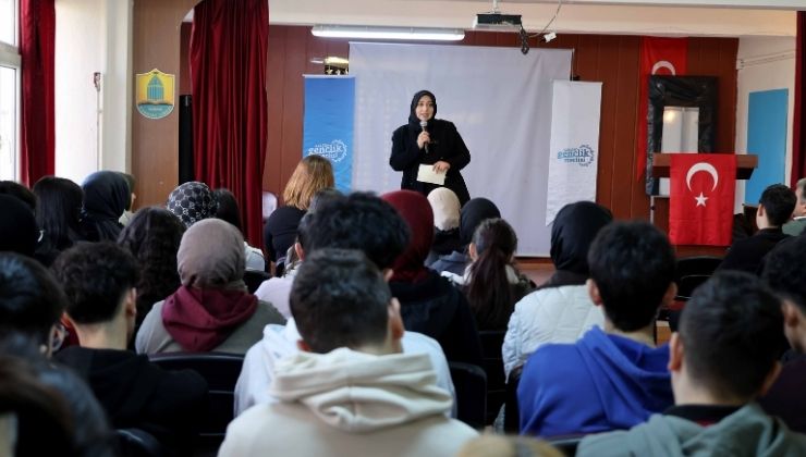 Karataylı öğrenciler kariyer günlerinde geleceklerini keşfediyor