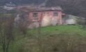Kastamonu’da heyelan riski nedeniyle boşaltılan 2 katlı bina kendiliğinden yıkıldı