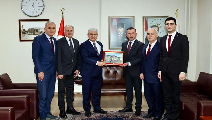 Konya Lisesi Mezunları ve Mensupları Derneğinin ilk ziyaretini Konya Valisi Akın’a