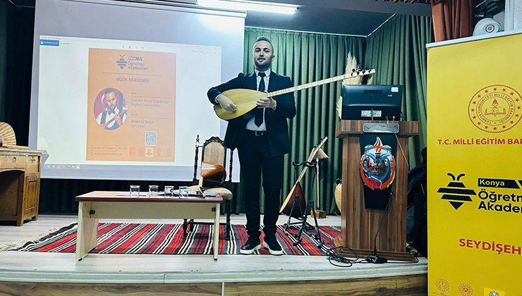 Konya Öğretmen Akademileri projesinde bağlama çeşitleri anlatıldı