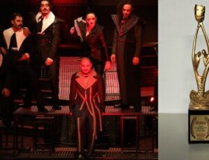 Konya Şehir Tiyatrosu’na “Yılın Oyunu” ödülü