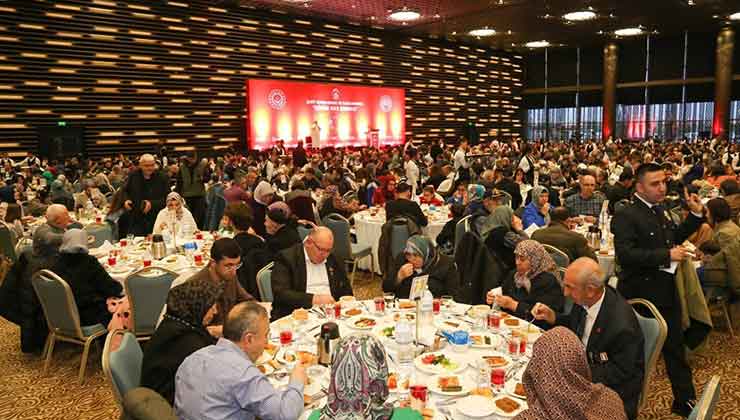 Konya Valiliğinden anlamlı iftar