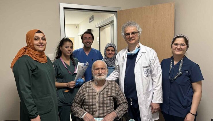 Konya’da 82 yaşındaki hastaya hayat kurtaran kalp onarımı