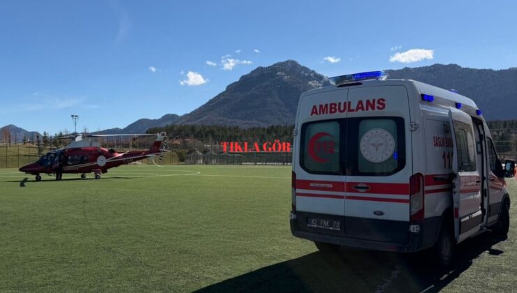 Konya’da cuma namazında kalp krizi geçiren kişi hava ambulansıyla hastaneye kaldırıldı