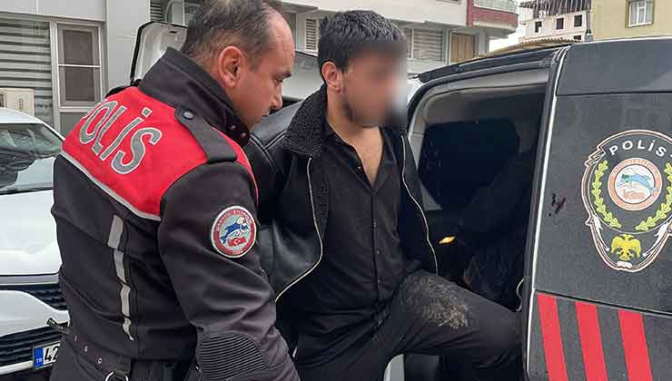 Konya’da ‘dur’ ihtarına uymayan araçtan uyuşturucu atıldı