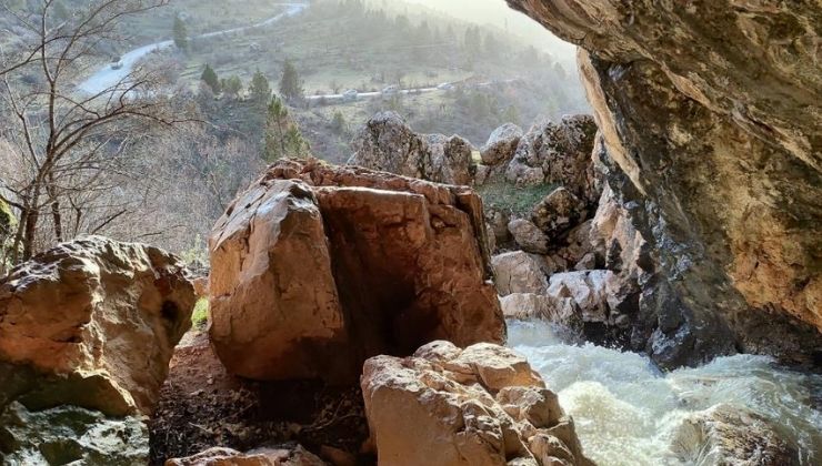 Konya’da kuruyan şelale yağışlarla coştu