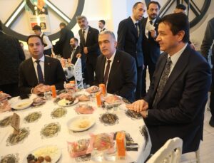 Konya’da Saadet Partisi’nden iftar programı düzenlendi