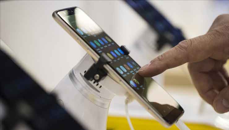 Küresel akıllı telefon pazarının bu yıl yaklaşık yüzde 13 daralacağı öngörülüyor