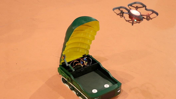 Liselilerin robotu, tırtıl gibi ilerleyip gövdesinde sakladığı dronla alan taraması yapacak