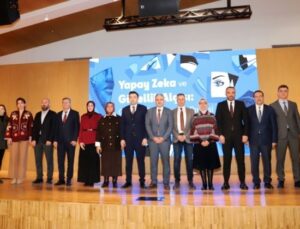 NEÜ’de Dijital Çağda Yapay Zekâ ve Güzellik Algısı masaya yatırıldı