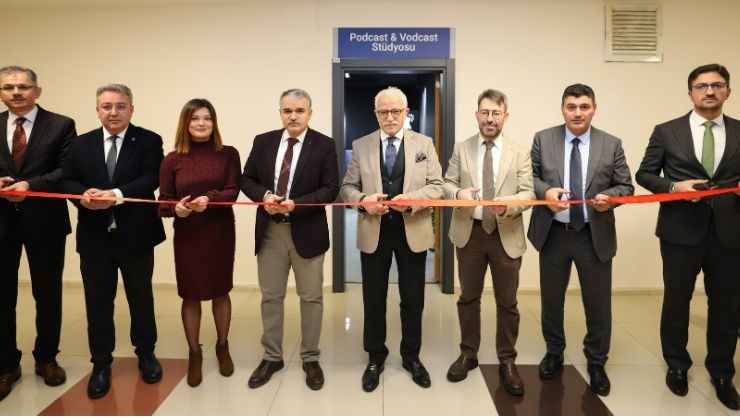 NEÜ’den akademik podcast–vodcast hamlesi