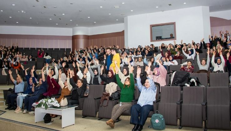 Selçuk Üniversitesinde güldüren konferans