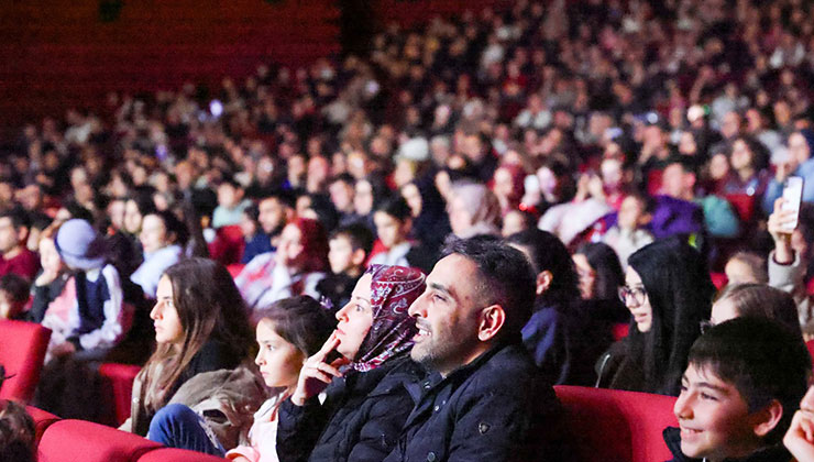 Selçuklu’da “Paldır Güldür Şov 8” seyirciyle buluştu