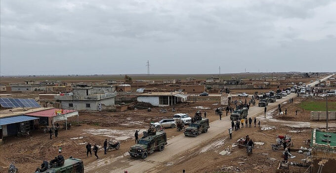 Suriye güvenlik güçleri, YPG’yle varılan mutabakat kapsamında Kamışlı’ya girmeye hazırlanıyor