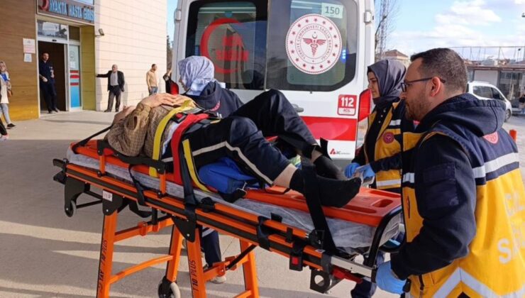 Tamir ettiği traktörün altında kaldı