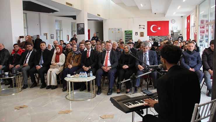 Yalıhüyük’de “Aşkın Yalın Hali” isimli şiir dinletisi düzenlendi