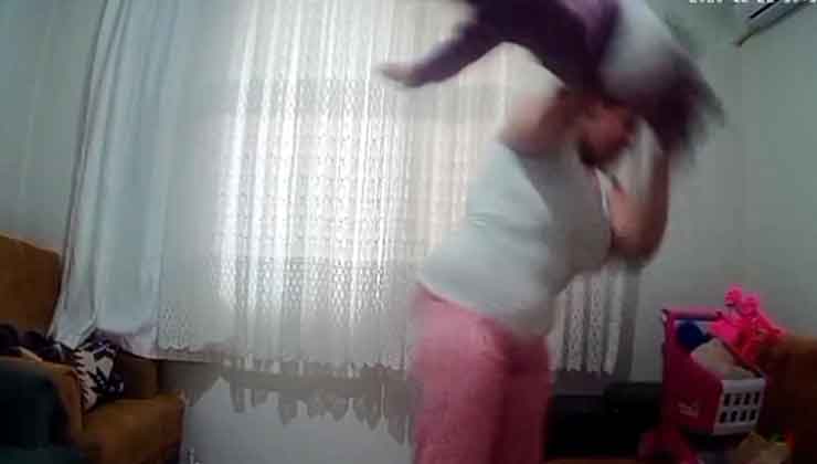 1 yaşındaki bebeğine şiddet uygulayan anneye 6 yıl hapis