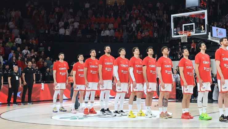 12 Dev Adam yerini korudu