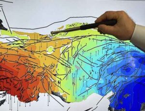 Akademisyenler, Anadolu’nun doğusu ile batısı arasında farklı yönlerde yer hareketi olduğunu belirledi