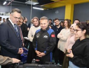 Alper Gezeravcı’dan BTÜ öğrencilerinin TEKNOFEST projelerine tam not