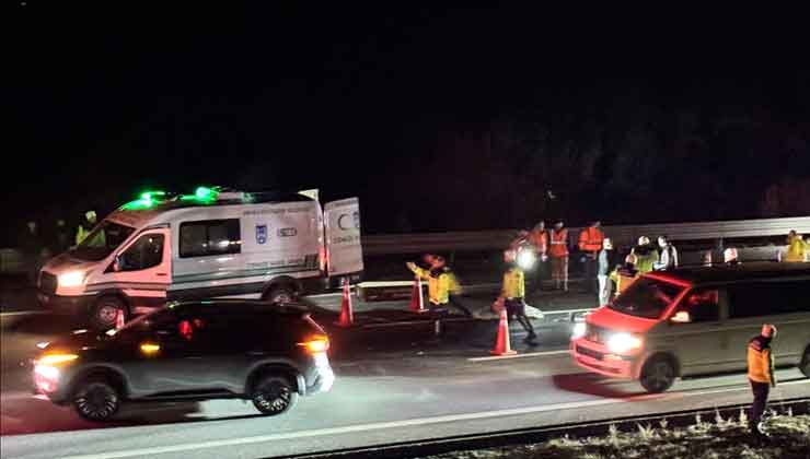 Anadolu Otoyolu’nda otobüs ile çekicinin çarpıştığı kazada 1 kişi öldü, 15 kişi yaralandı
