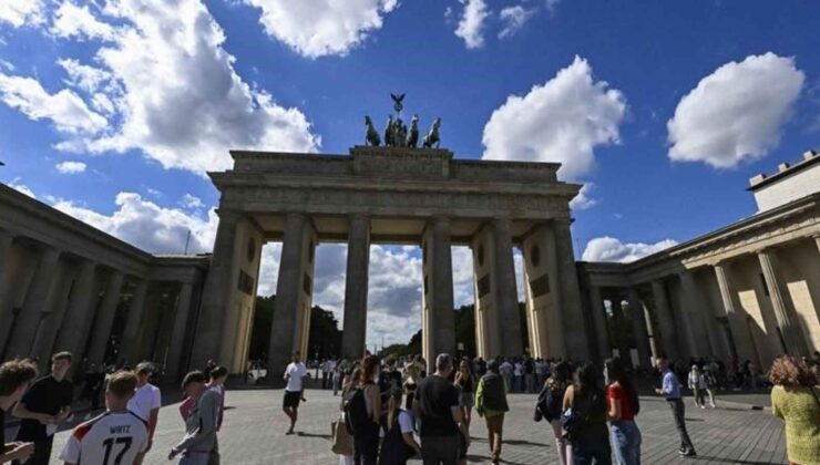 Anketlere göre, Avrupalıların çoğunluğu ABD ve İsrail’in İran’a saldırılarına karşı