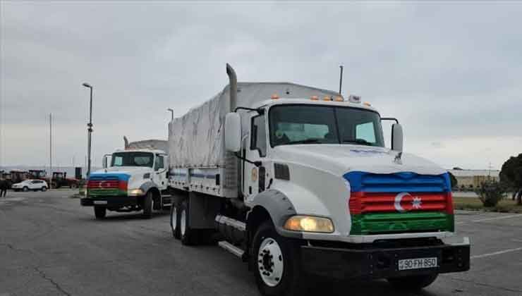Azerbaycan İran’a insani yardım gönderdi