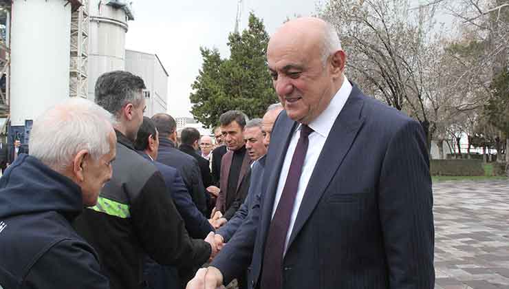 Başkan Erkoyuncu çalışanlarıyla bayramlaştı