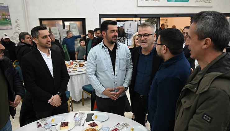 Başkan Ustaoğlu çalışma arkadaşlarıyla iftarda buluştu