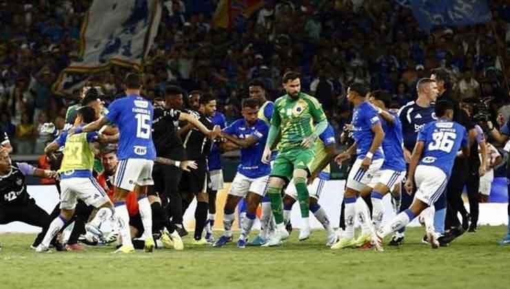 Brezilya’da tarihi maç! 23 kırmızı kart çıktı