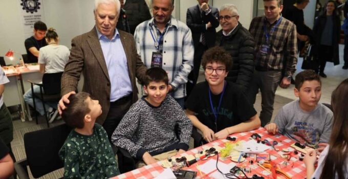 Bursa’da gençler bilimle buluştu