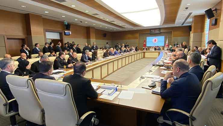 Doğum izni ve sosyal medya teklifinin komisyon görüşmeleri bayram sonrasına kaldı
