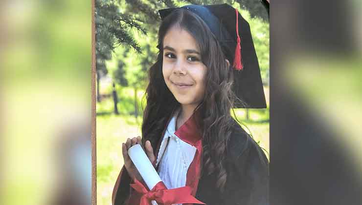 El freni çekilmeyen otomobilin çarptığı Öykü toprağa verildi: Dedeleri bayram hediyesi alacakmış