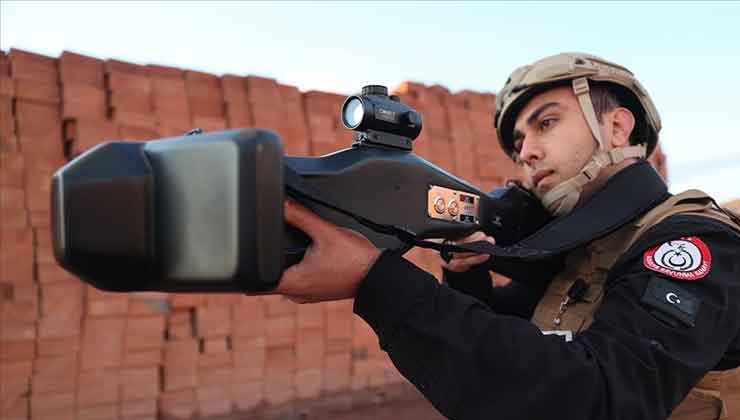 Hava sahası güvenliği için taşınabilir ve sinyal karıştırıcı dronsavar geliştirildi