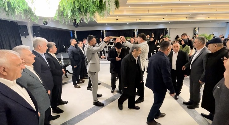 Husumetli aileler iftar sofrasında barıştı