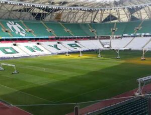 İlhan Palut’tan zemin açıklaması