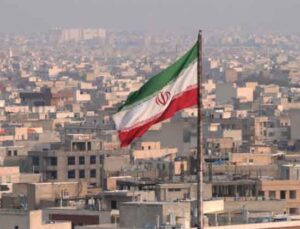 İran Devrim Muhafızları: Netanyahu’nun ofisi Hayber füzeleriyle hedef alındı