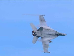 İran ordusu: Ülkenin güneyinde bir F-15 savaş uçağı düşürüldü