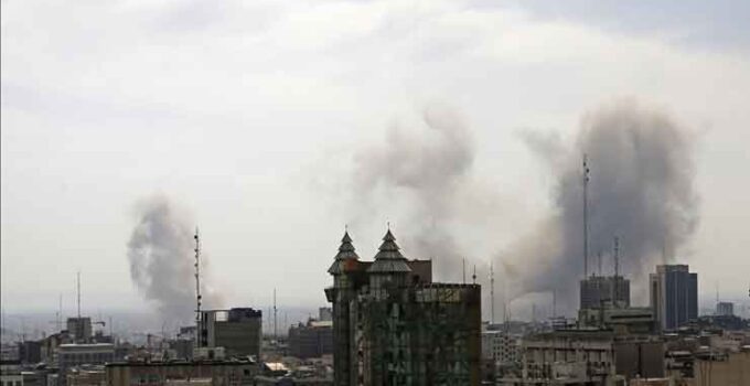 İran’ın başkenti Tahran’da yeni patlamalar meydana geliyor