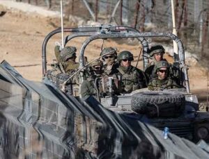 İsrail hükümeti, orduya 400 bin yedek askeri silah altına alma izni verdi