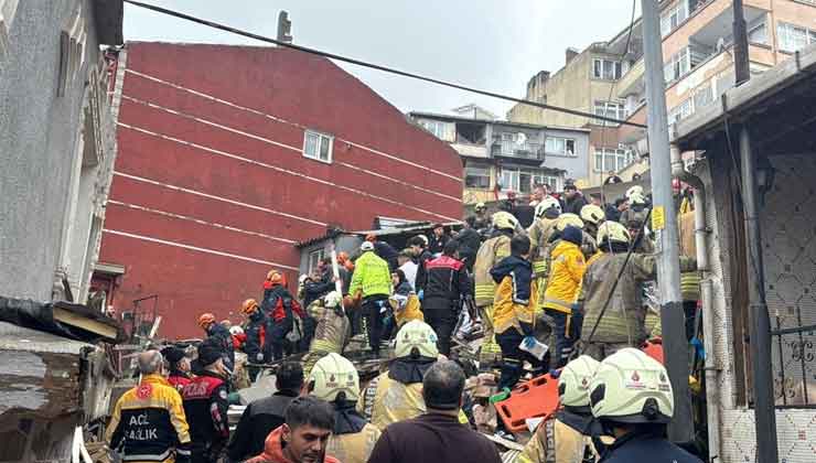 İstanbul Fatih’te 2 bina çöktü