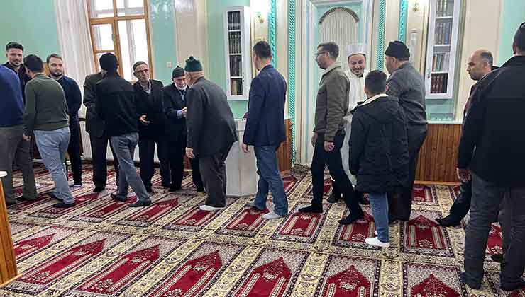 Karapınar’da Bayram Namazında camiler doldu