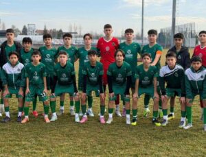 Karatay futbolda zirvede yer almayı sürdürüyor