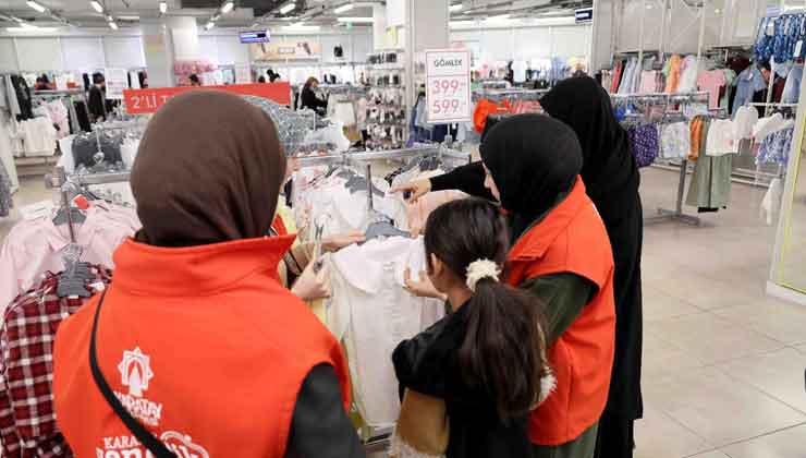 Karatay’da 1200 çocuğa bayramlık hediyesi